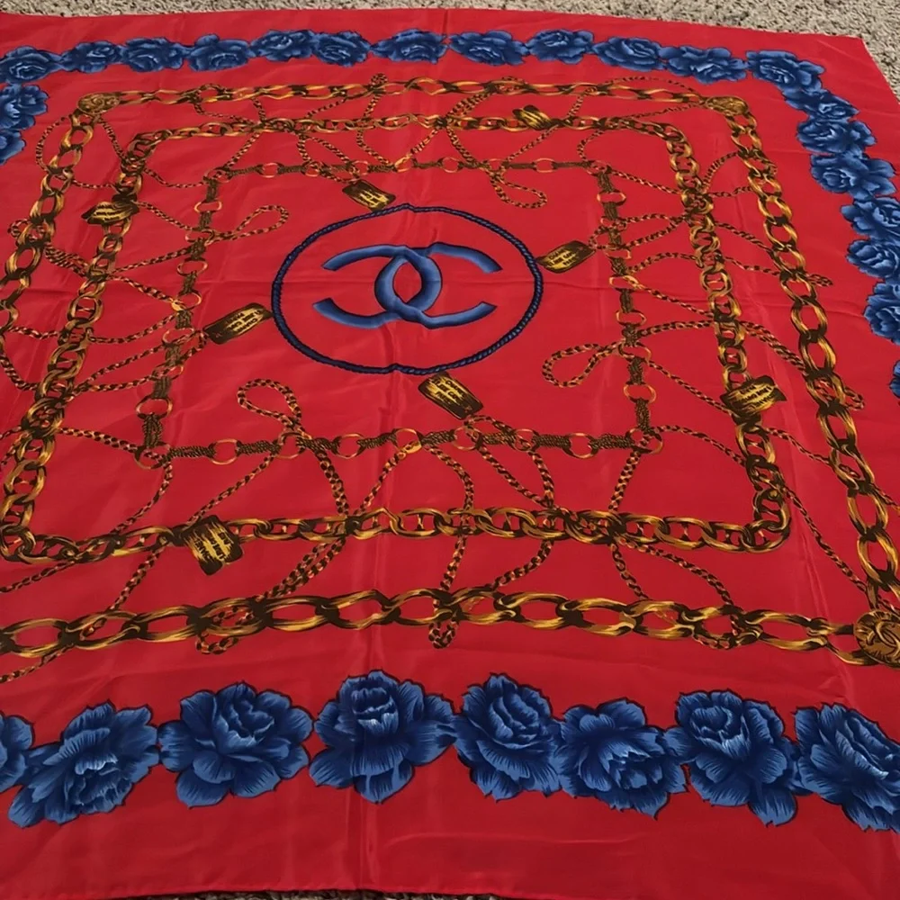 1990s Chanel Blue Silk Scarf with Flower and Chain Details - Picture 4 of 6